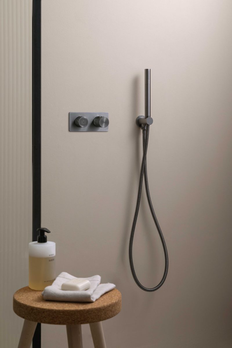 Thermostatic concealed push button 3 outlet shower valve - Image 2