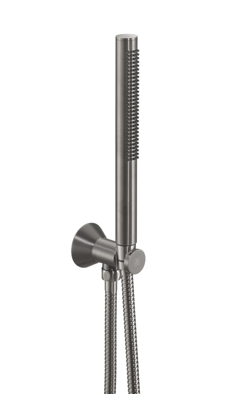 Round water outlet