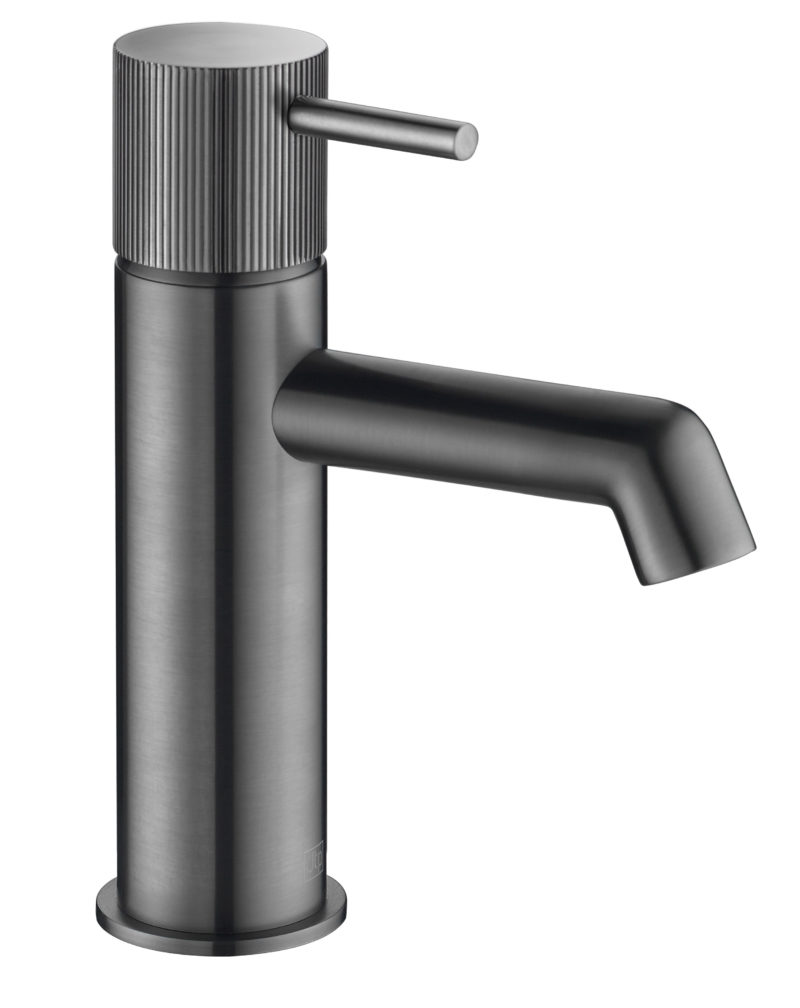 Single lever basin mixer with lever
